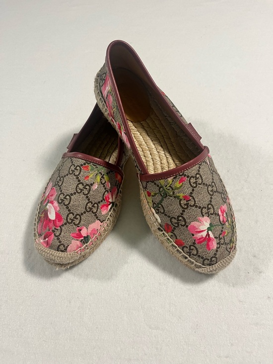 Gucci Shoes - 🌸Gucci Blooms Espadrilles Flat GG Supreme Floral Print